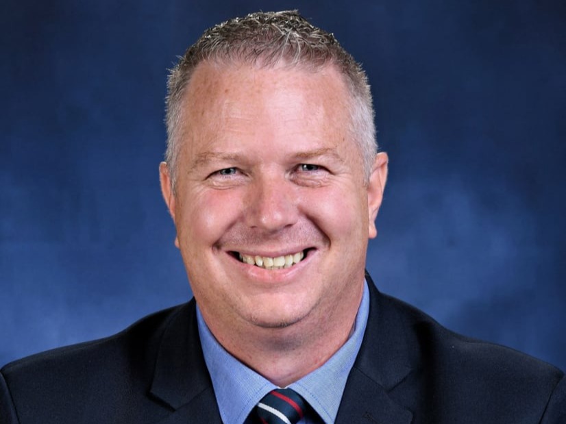 Mnr. Michael Boucher